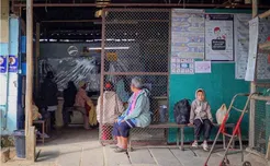“အမိမဲ့သား ရေနည်းငါးတွေလိုပဲပေါ့” ဆုတ်ယုတ်လာတဲ့ ဒုက္ခသည်စခန်းတွင်းက ကျန်းမာရေးစောင့်ရှောက်မှု
