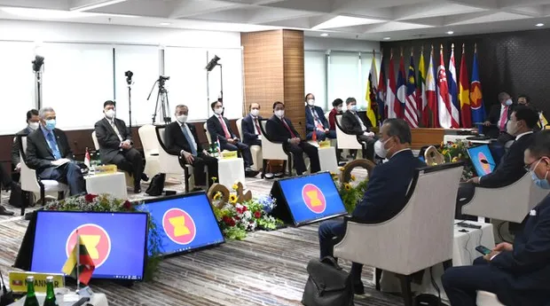 မြန်မာ့အရေး အာဆီယံ ဘယ်နည်းလမ်းနဲ့ ချဉ်းကပ်မလဲ